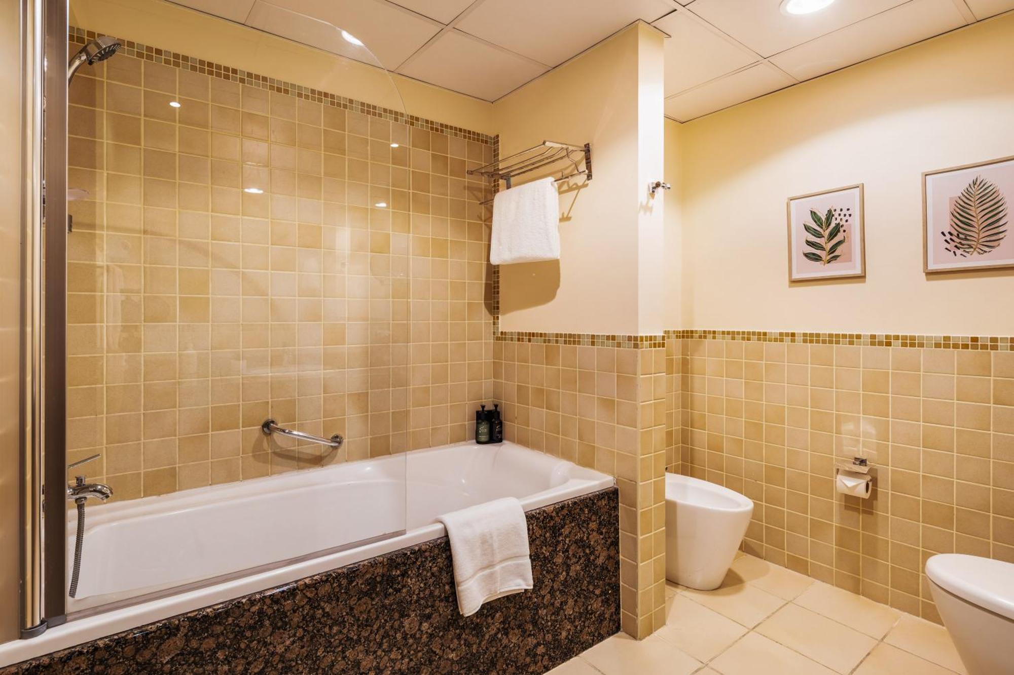 Brand New Spacious, Deluxe, 5br Maidroom On Jbr Walk Next To ,tram & Mall By La Buena Vida Homes *