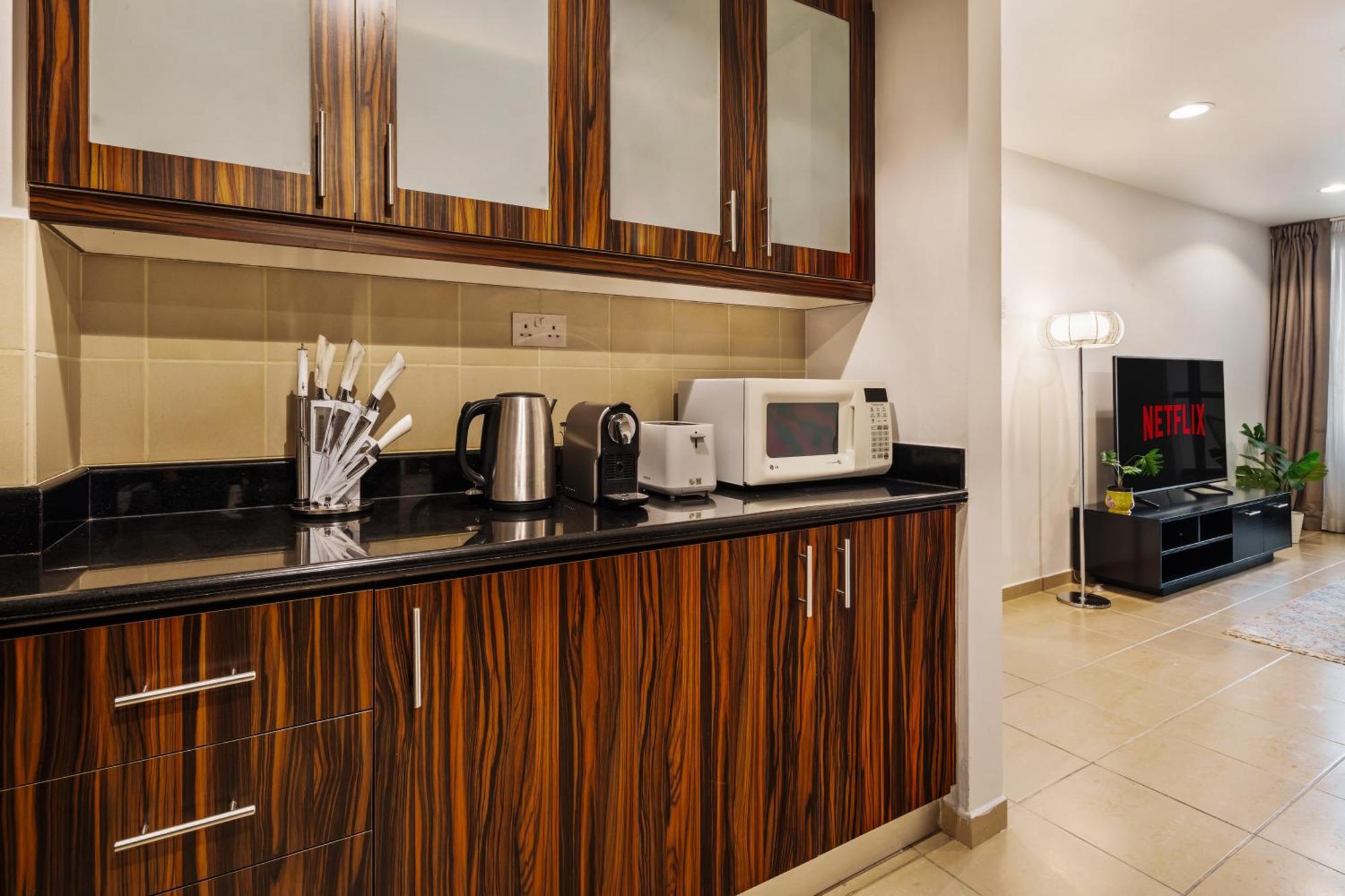 Brand New Spacious, Deluxe, 5br Maidroom On Jbr Walk Next To ,tram & Mall By La Buena Vida Homes Dubai