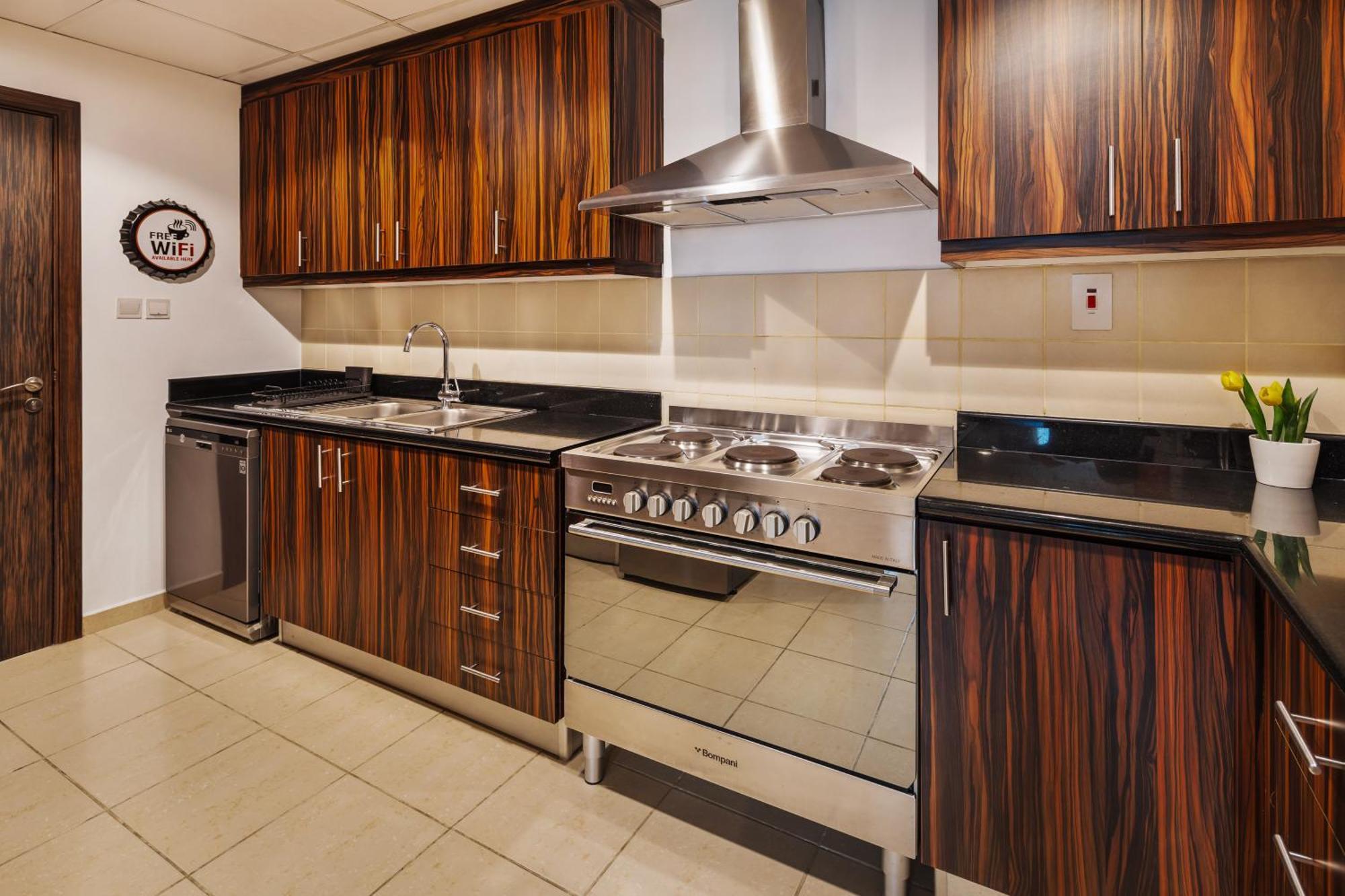 Brand New Spacious, Deluxe, 5br Maidroom On Jbr Walk Next To ,tram & Mall By La Buena Vida Homes *