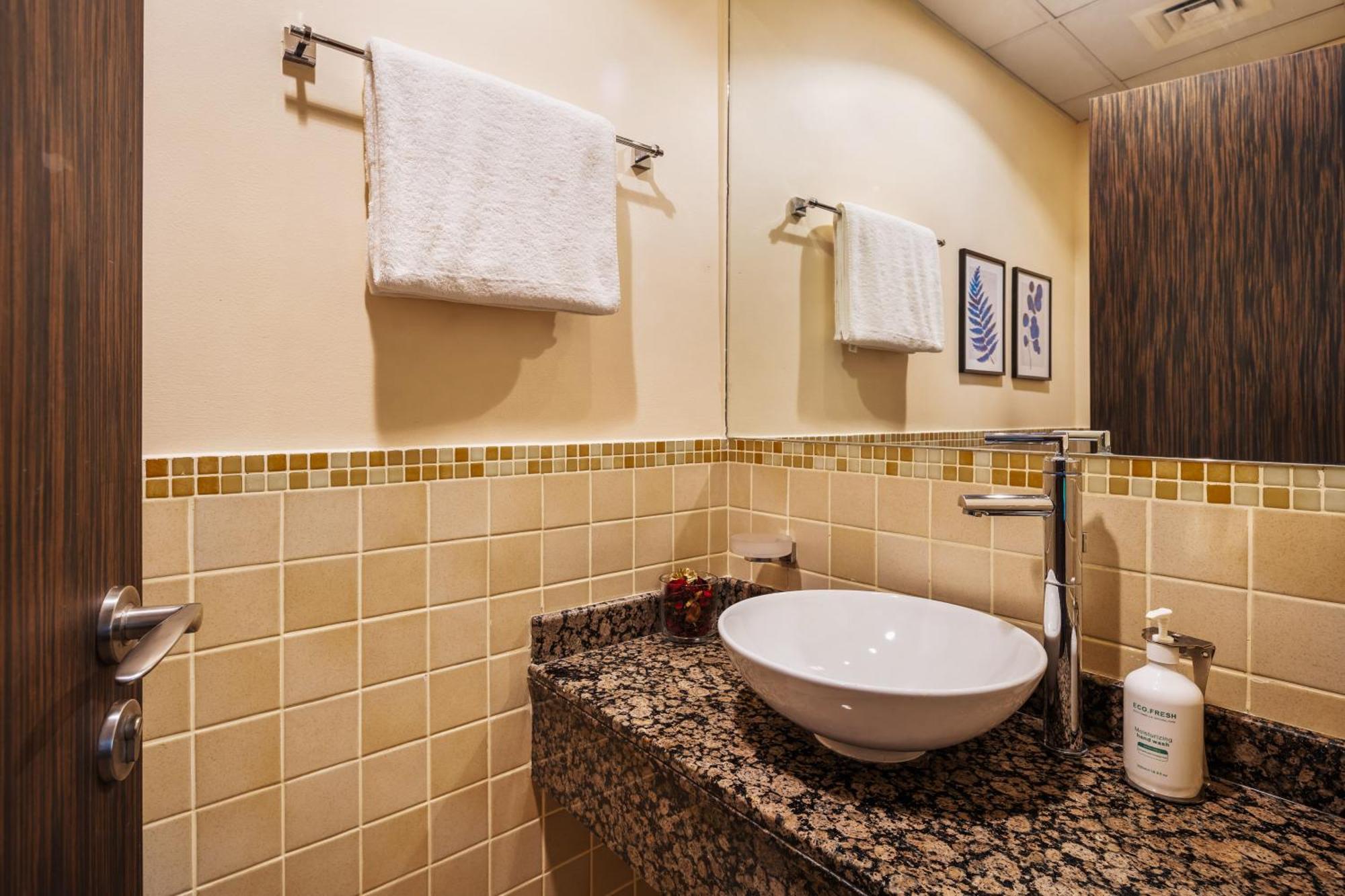 Brand New Spacious, Deluxe, 5br Maidroom On Jbr Walk Next To ,tram & Mall By La Buena Vida Homes Apartment Dubai