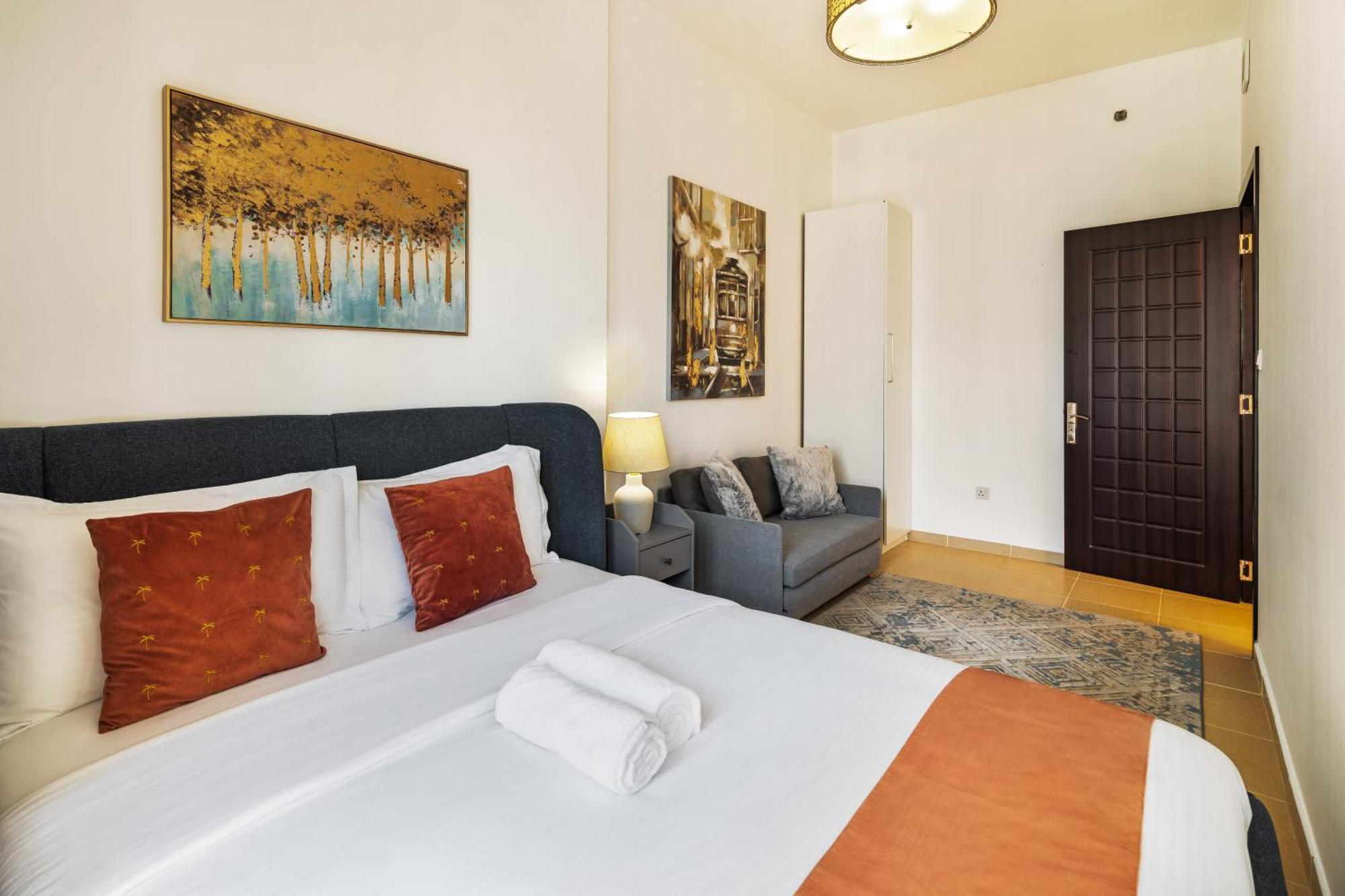 Apartment Brand New Spacious, Deluxe, 5br Maidroom On Jbr Walk Next To ,tram & Mall By La Buena Vida Homes