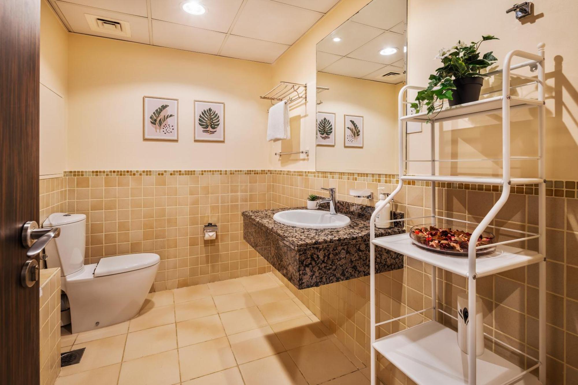 Brand New Spacious, Deluxe, 5br Maidroom On Jbr Walk Next To ,tram & Mall By La Buena Vida Homes