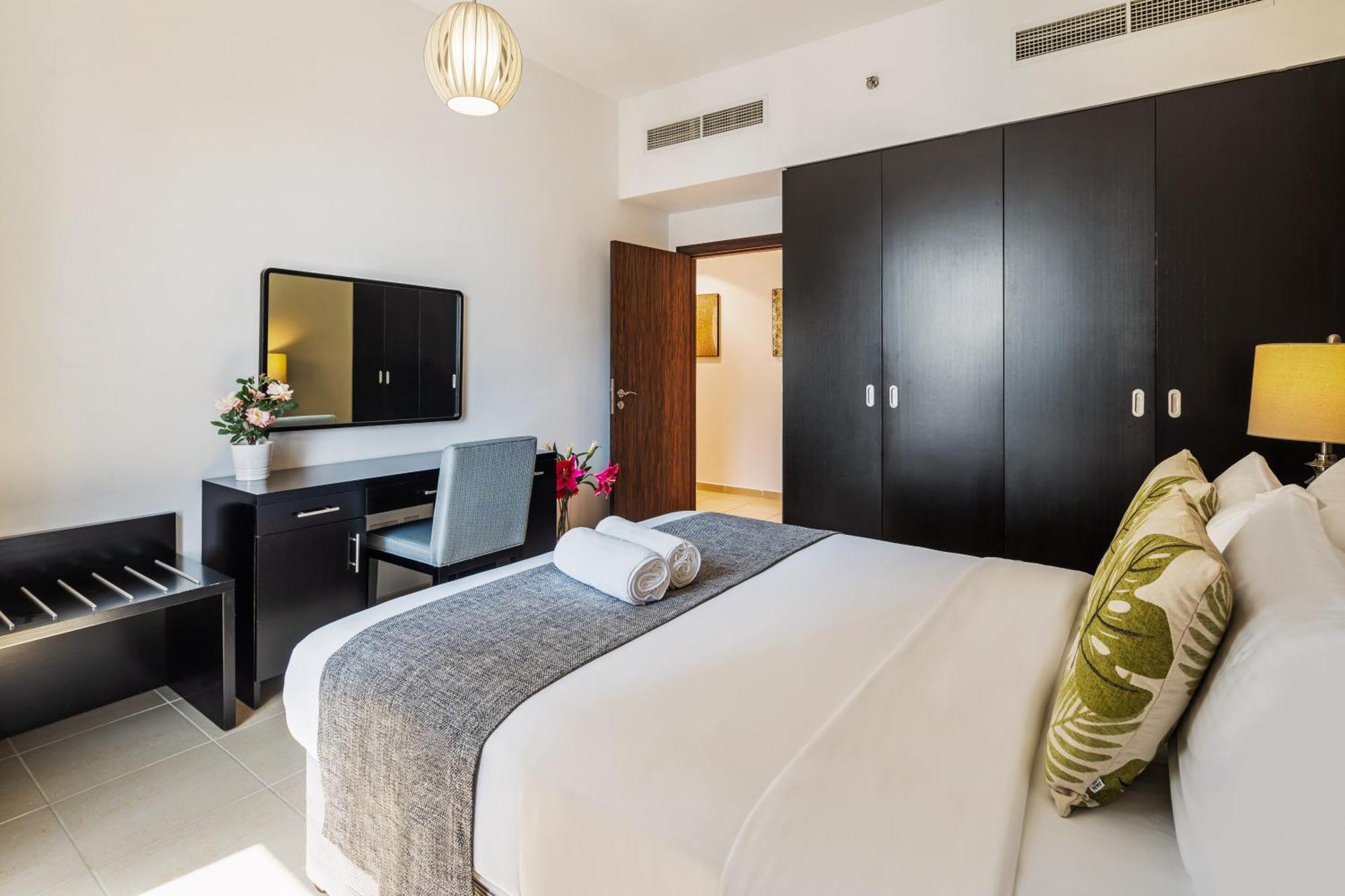 Apartment Brand New Spacious, Deluxe, 5br Maidroom On Jbr Walk Next To ,tram & Mall By La Buena Vida Homes